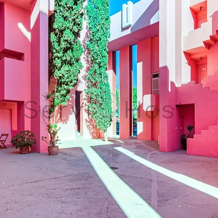 Apartment Breathtaking Loft La Muralla Roja, Wifi, 2br *